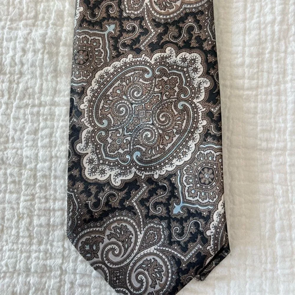 Vintage wembley tie
